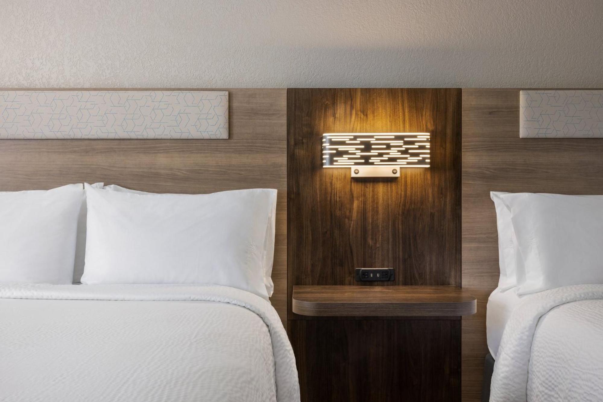 Holiday Inn Express Hotel & Suites Indianapolis W - Airport Area By Ihg Exterior photo