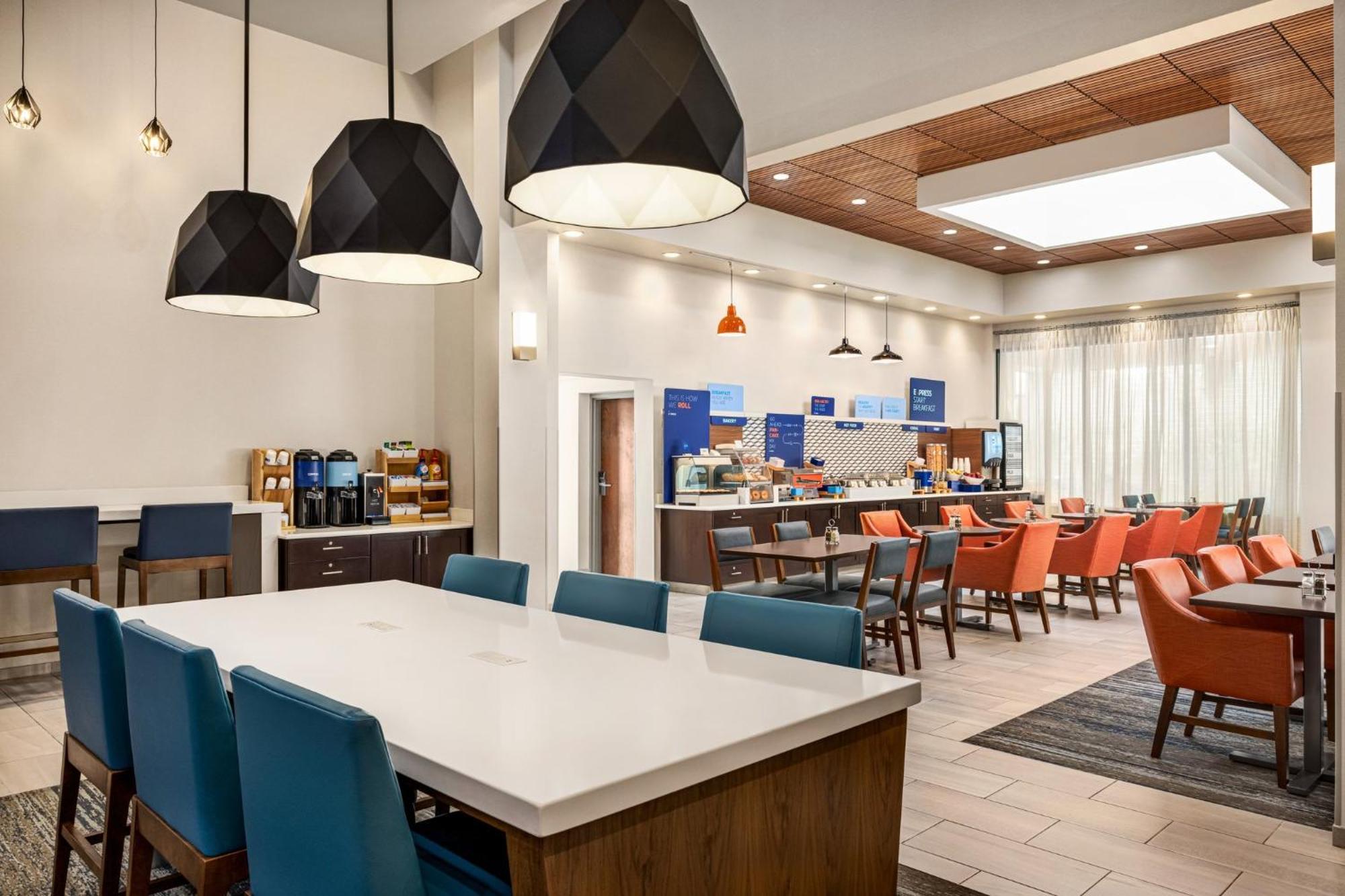 Holiday Inn Express Hotel & Suites Indianapolis W - Airport Area By Ihg Exterior photo
