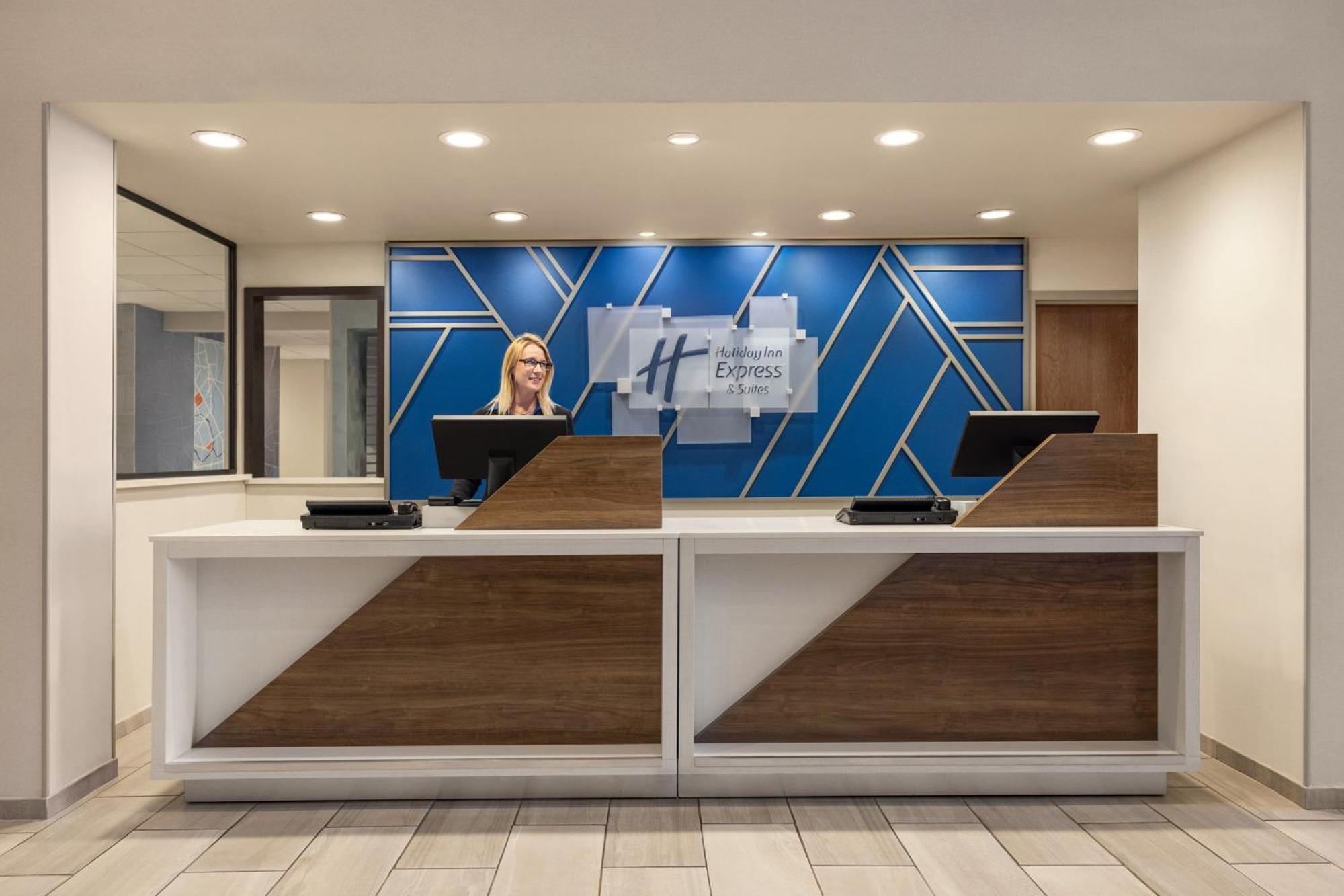 Holiday Inn Express Hotel & Suites Indianapolis W - Airport Area By Ihg Exterior photo
